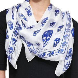 Alexander McQueen Skull print silk-chiffon scarf